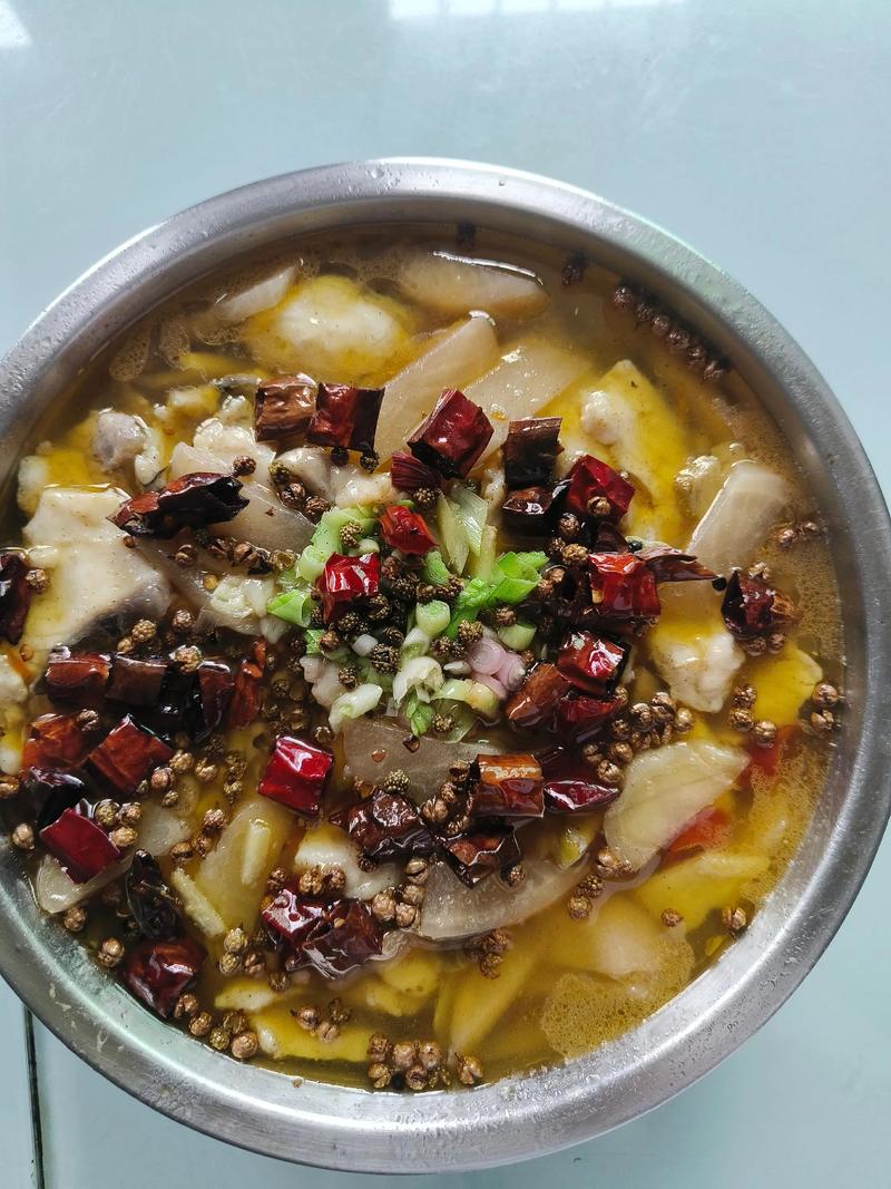 草菇爆炒猪颈肉 一道关于酸与鲜的味觉冒险